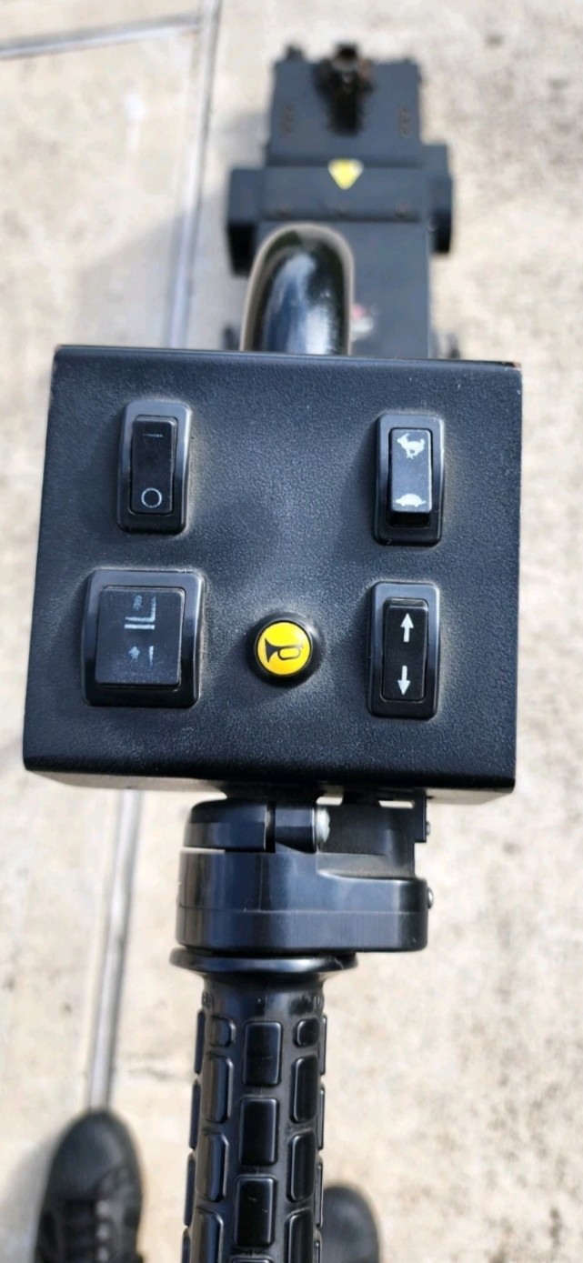 APPLETON CART MOVER BATTERY OPERATED HAS A 24VOLT WITH RECHARGEABLE BATTERY