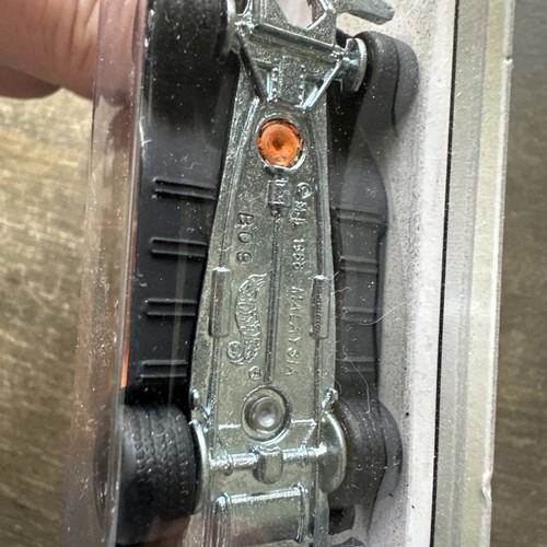 Hot Wheels Larry's Garage '32 Ford Berlina Consegna con piloti reali - Foto 6 di 7