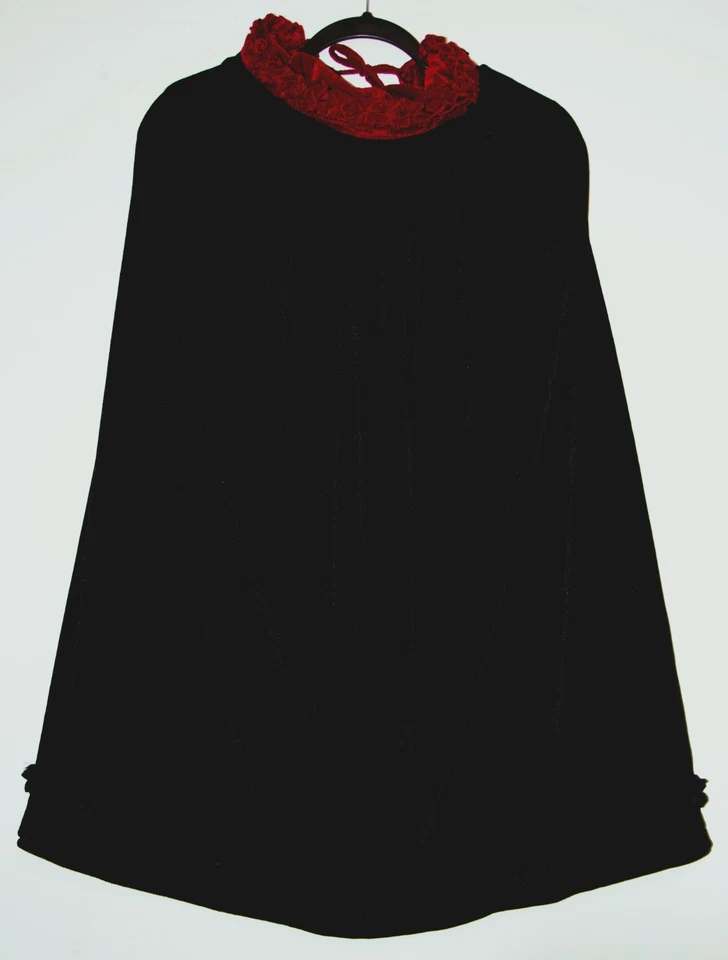 Hermoso abrigo de vacaciones reversible negro y rojo con capucha de terciopelo para niñas góticas Foto 3 de 4