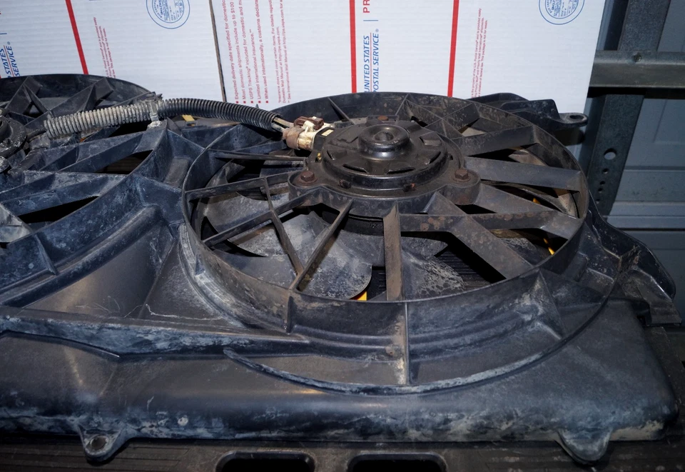 1998–2002 Lincoln Continental 4.6L DOHC 32V Dual Electric Fans F8OH-8C607-AE OEM Foto 4 de 4