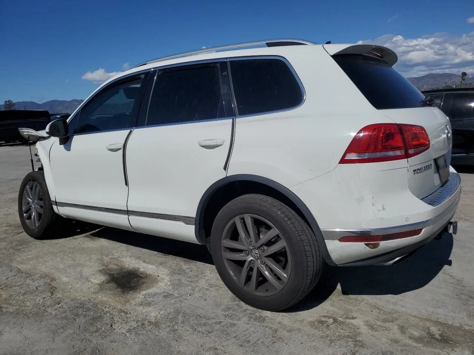 REAR SPOILER 7P6827934041 2015-2017 VOLKSWAGEN TOUAREG Foto 3 de 4