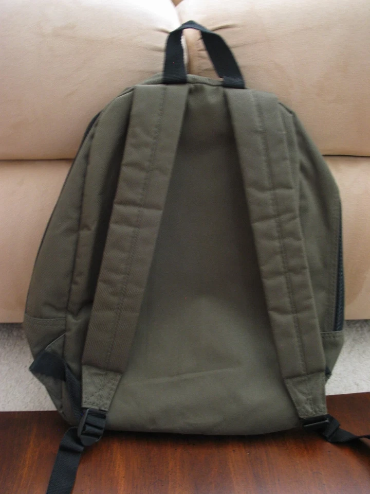Mochila de viaje informal Embark tamaño pequeño ~15"x10" verde oliva oscuro Foto 4 de 4