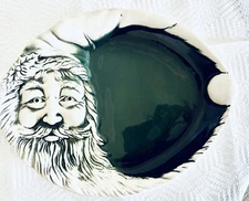 Vintage Flat Earth 3Dimensional Santa Deep Green Enamel Oval Platter Amazing EC