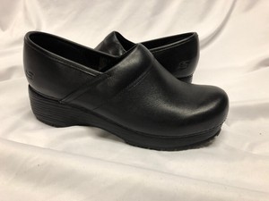skechers leather nursing shoes