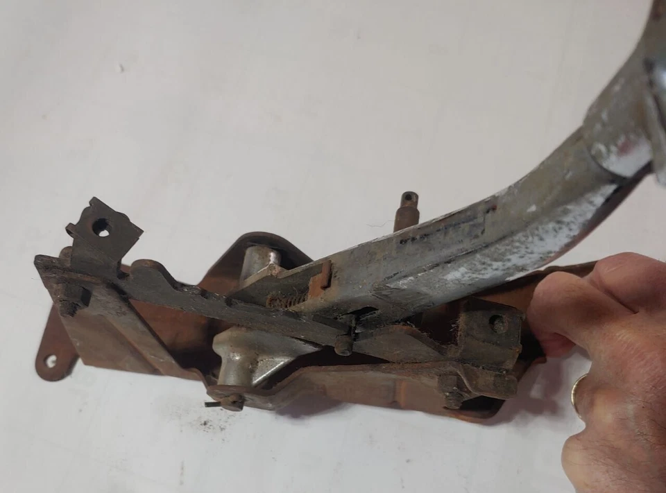 Palanca de cambios automática Oldsmobile Cutlass 1973-1977. Foto 4 de 4