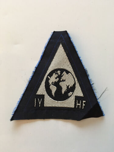 IYHF International Youth Hostel Federation Triangular Cloth Badge 7cm x 7cm NEW