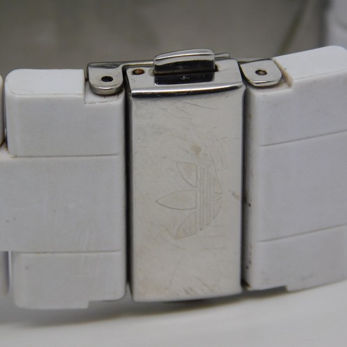 Reloj Adidas ADH2708 Cuarzo Tono Blanco Unisex Talla Grande Batería Nueva 5 1/2" - Imagen 7 de 10