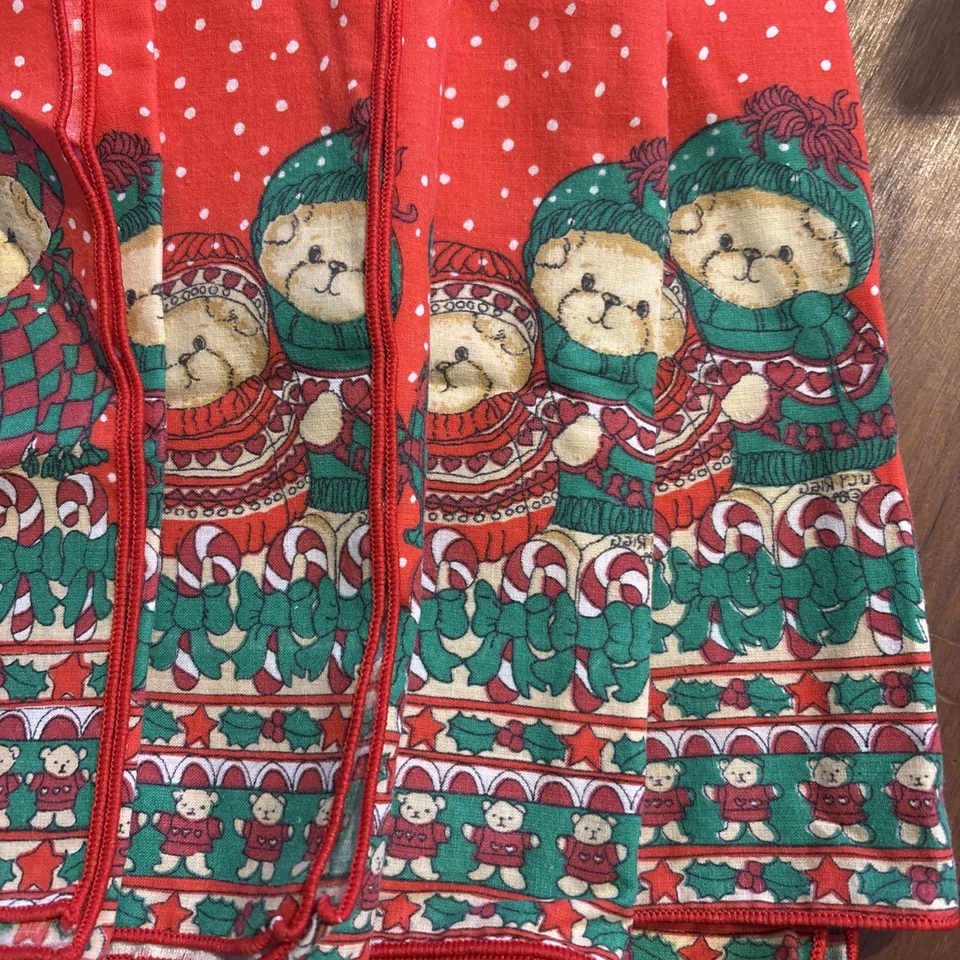 Servilleta de tela navideña vintage Leacock Lucy Rigg Bears Holiday Candy Holly (4) Foto 2 de 2
