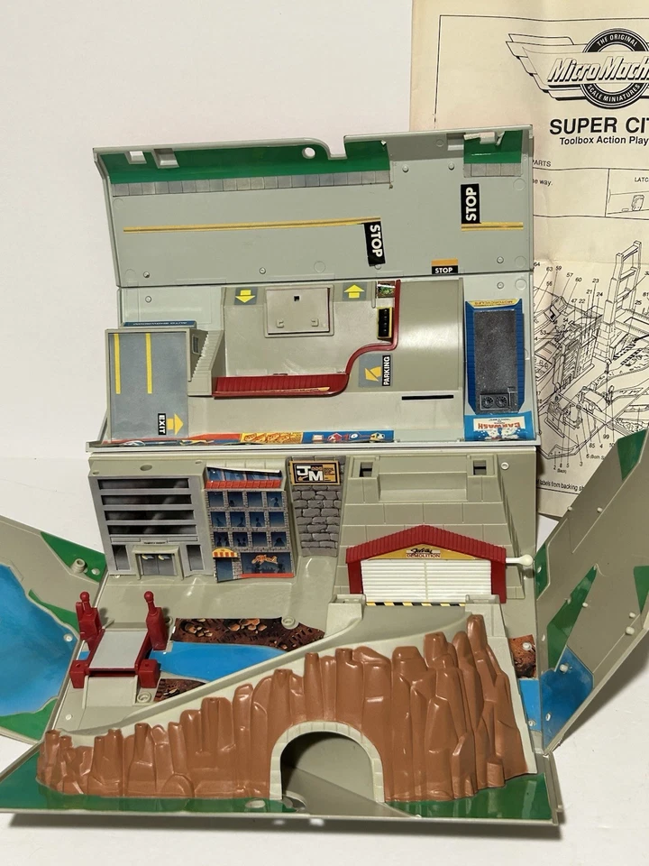 Vintage 1988 Galoob Micro Machines Toolbox SUPER CITY Playset - Image 2 of 4