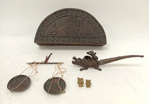 Vintage Tribal Smoking Pipe With Monkey Design Weighing Scales In Carved Case