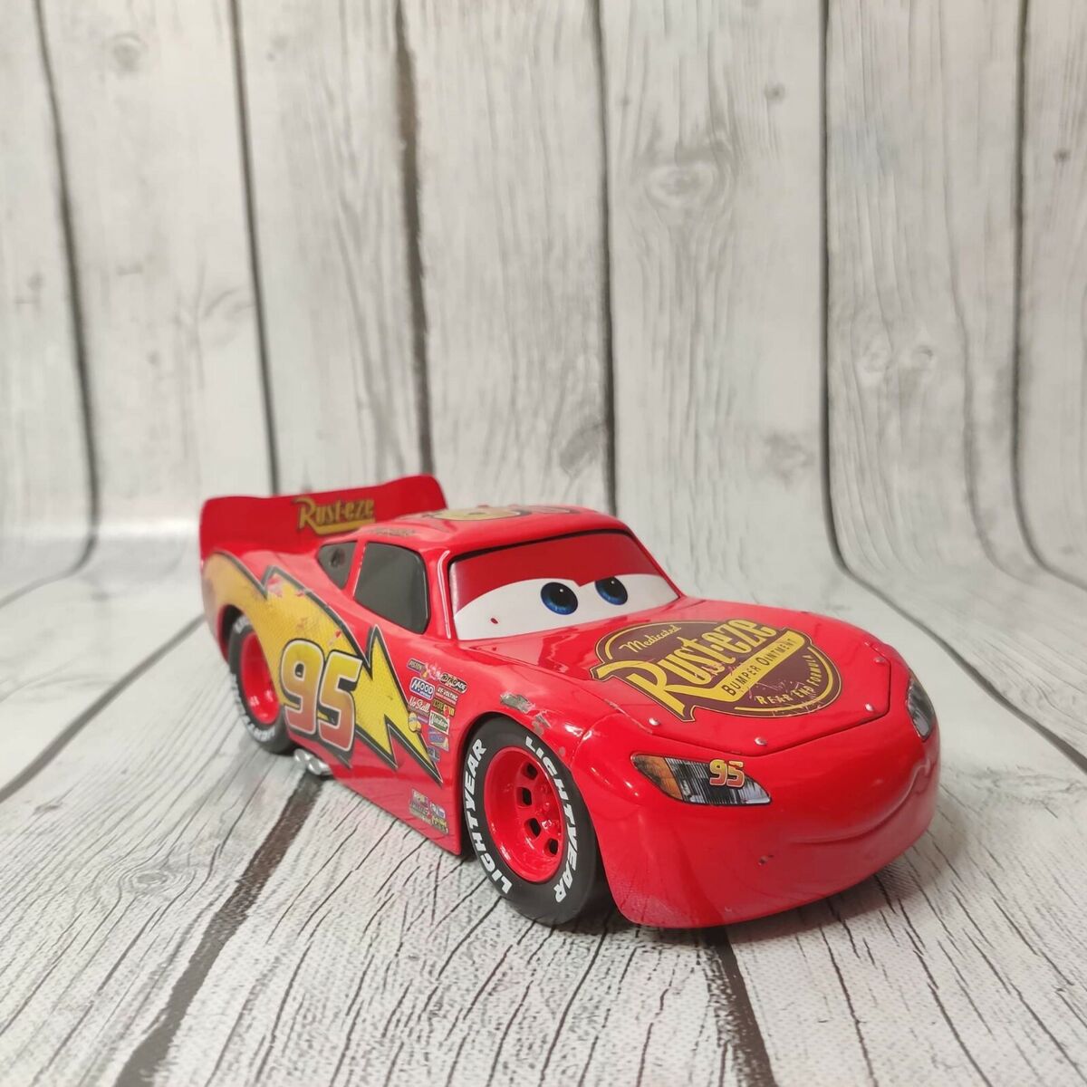 JADA TOYS DISNEY PIXAR CARS 3 LIGHTNING MCQUEEN RED DIECAST 1:24 NEW NO BOX