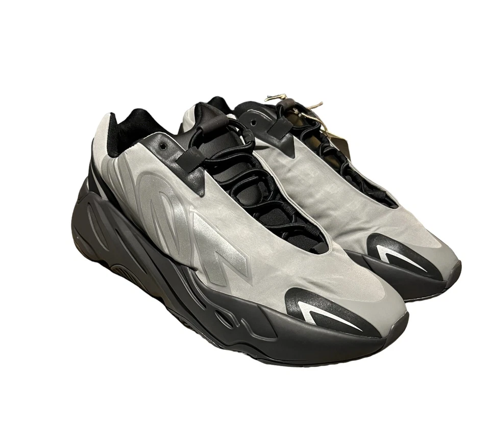 Talla 9.5 - Adidas Yeezy Boost 700 V1 MNVN Negro Foto 2 de 4