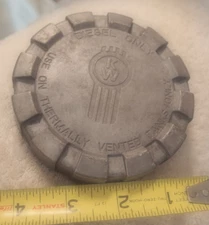 KENWORTH truck NON-LOCKING FUEL CAP K22-100/07911AB,no chain or stud