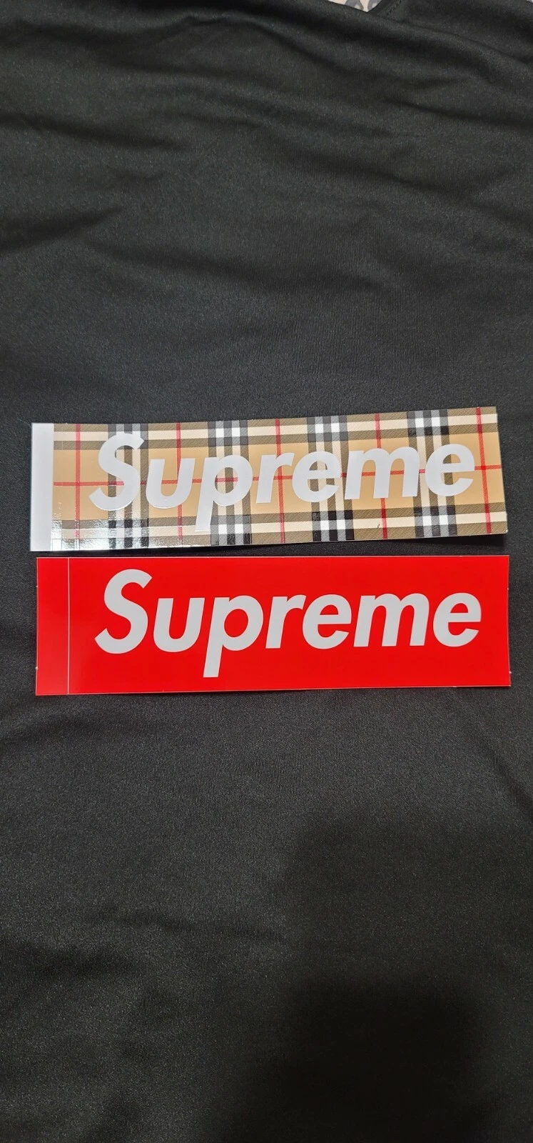 Autocollants logo Supreme SS22 Burberry Box + autocollant suprême + collier Supreme Candy