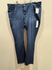 Signature Gold by Levi Strauss Mid-Rise Straight Jeans, 24L | W37 L34