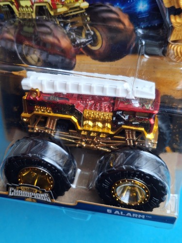 5 Alarm 🔥 1:64 Monster Trucks Hot Wheels Truck Camion Pompier 50 Ans Bigfoot - Picture 2 of 2