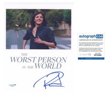 Renate Reinsve "The Worst Person in the World" AUTOGRAPH Signed 8x10 Photo E