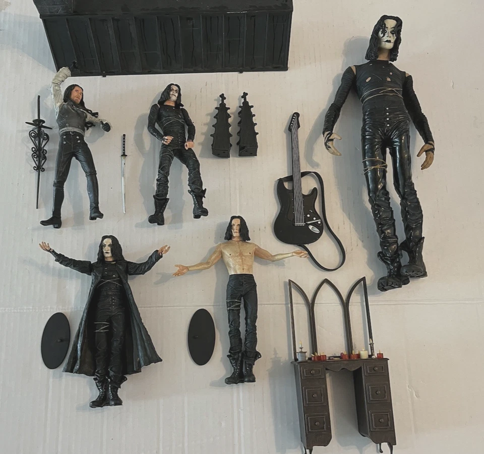 THE CROW Neca Reflections & Final Battle Eric Draven Reel Toys 12" Figure Lot - Image 2 of 4