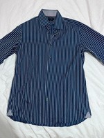 Men’s Tommy Hilfiger blue striped shirt C40
