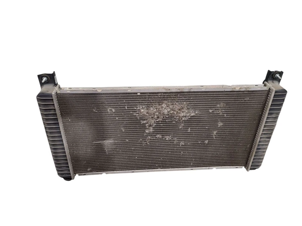 Radiator Fits 99-03 SIERRA 2500 PICKUP 646876 - Image 4 of 4