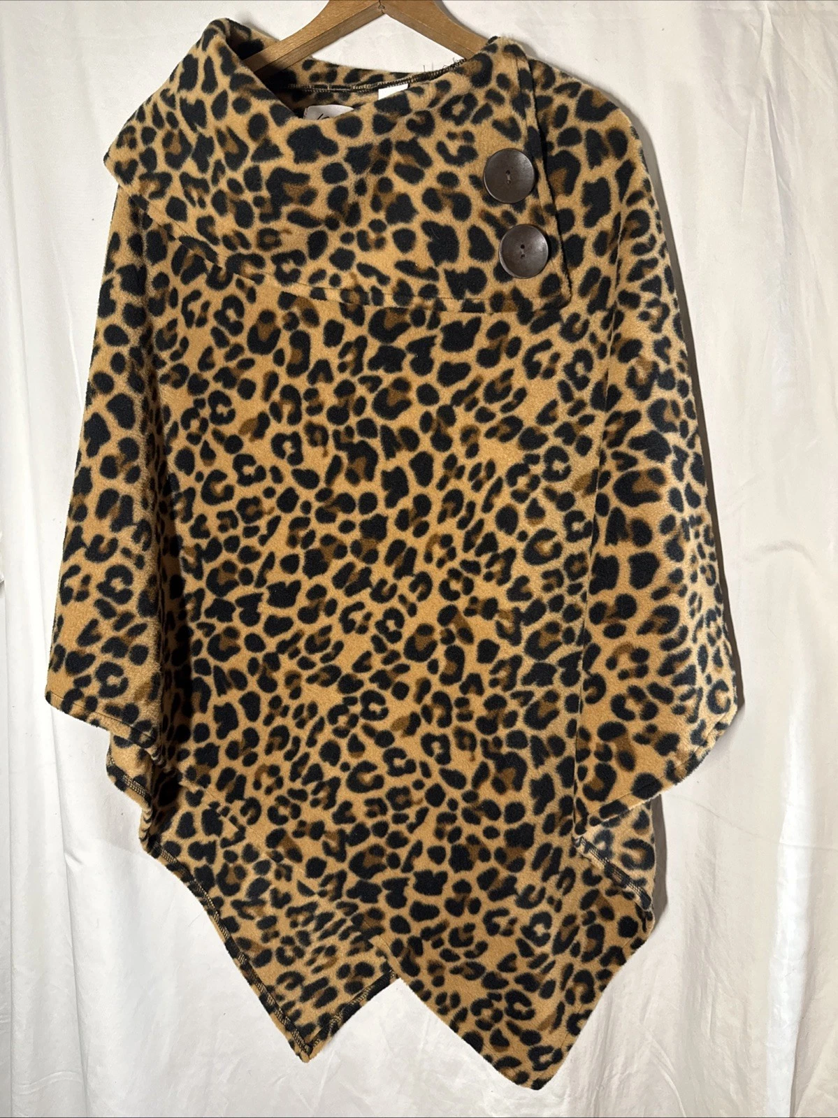 Le Moda Leopard Print Poncho Shawl One Size Fits All Animal Pattern Fleece