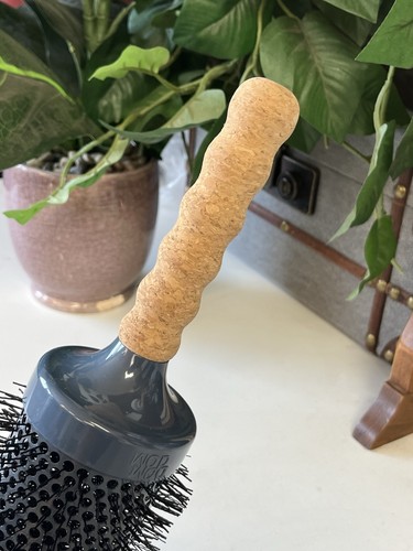 Dom Dom Ceramic Brush #9 Large 2.55" Barrel x 11.3" Long - New In Box - Picture 7 of 7