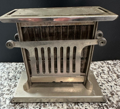 Vintage Landers Frary & Clark  Universal Toaster - Two Slice
