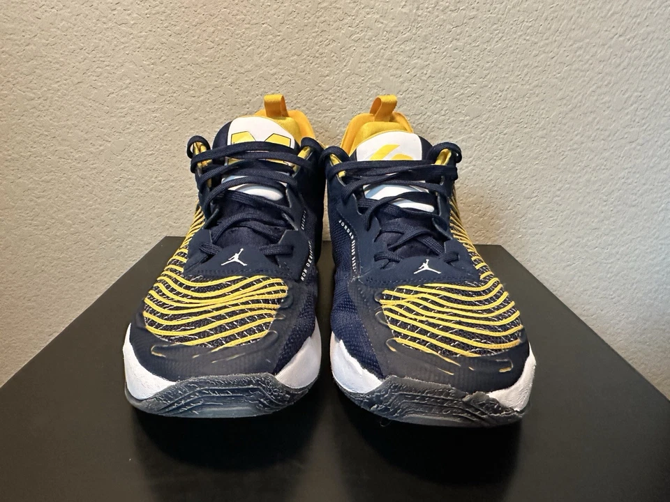 Jordan Luka 1 MICHIGAN WOLVERINES PE Size 14 Player Exclusive Sample Promo RARE - Image 2 of 4