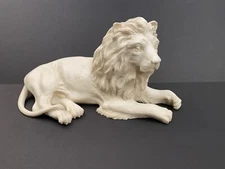 Beautiful Lion Statue figurine handcrafted in Italy White Carrara Bonded Marble 