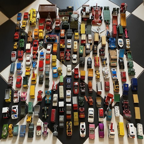 Large Bundle Vintage Diecast Toy Cars 100+ Matchbox, Hot Wheels, Dinky