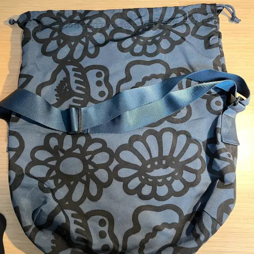 Uniqlo x Marimekko Collaboration Crossbody Bag (Discontinued) thumbnail 3