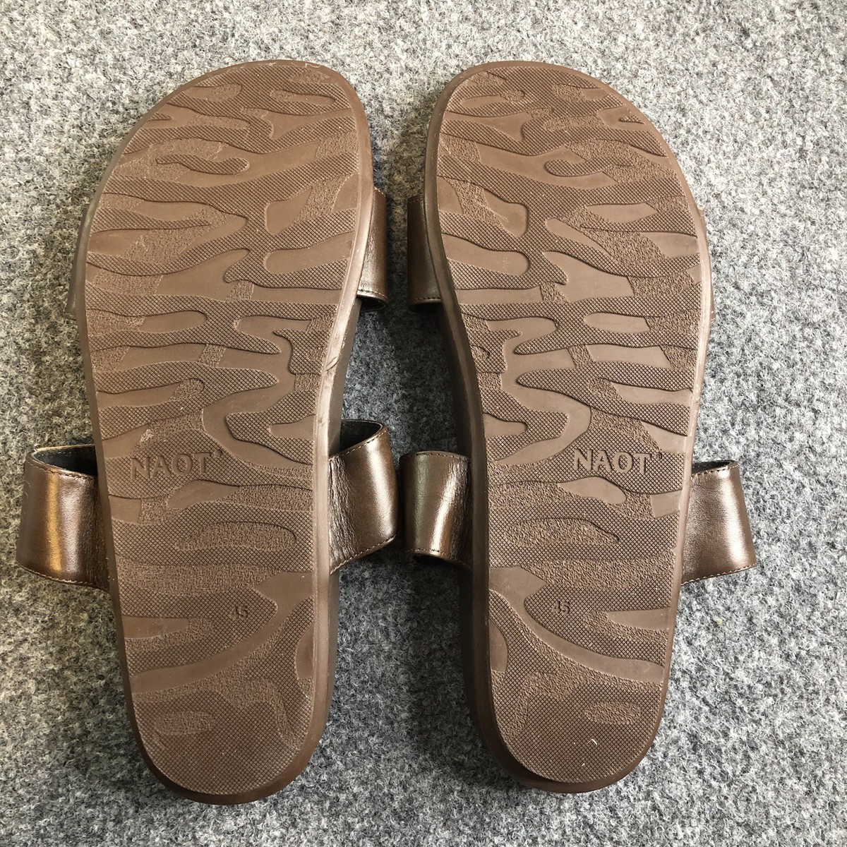 Naot Maldive Sandals Mens 13 Brown Leather Comfort Slides Comfort Strappy Summer NAOT Judith T-Strap Flat Comfort SANDALS Brown Black Leather  main image 4