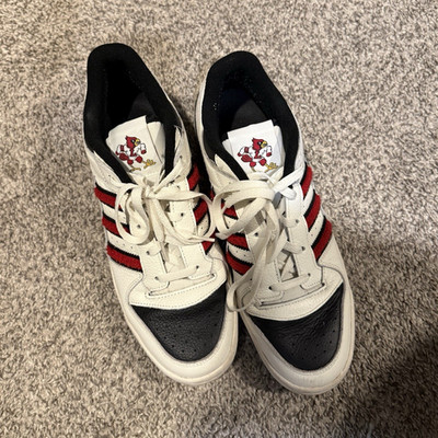 Adidas Louisville Cardinal Fighting Louie Men s Low Top Sneakers - 11.5