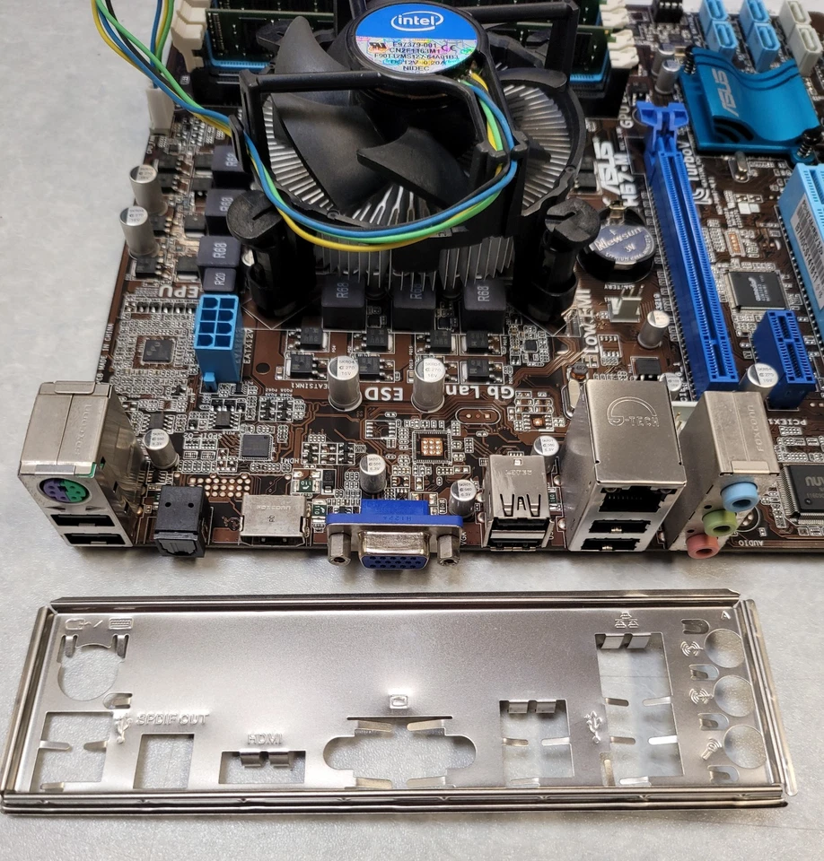 Mainboard ASUS P8H67-M Sockel 1155 + Intel Core i3-2100 + 4GB DDR3 RAM - Bild 2 von 2