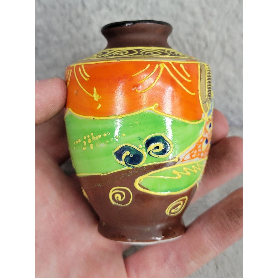 Mini Jarrón Vintage Pintado a Mano Hecho en Japón Figura Cerámica Coleccionable Foto 2 de 4