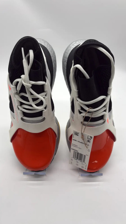 Women's Adidas x Stella McCartney Ultraboost 21 'Metallic' Sneaker (Size 6)  View 2