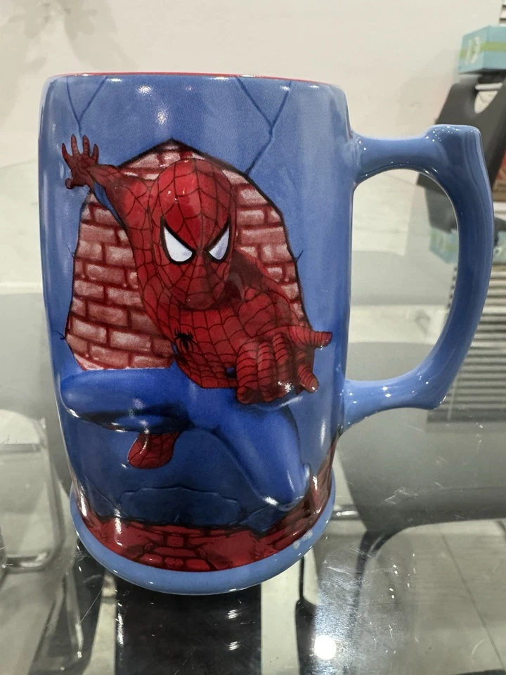 Caneca de café Universal Studios Marvel Spiderman Spider Sense alta grande 3D 16 oz - Imagem 2 de 4