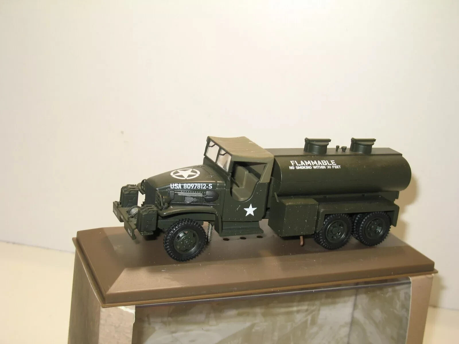 Foto 1 di 2