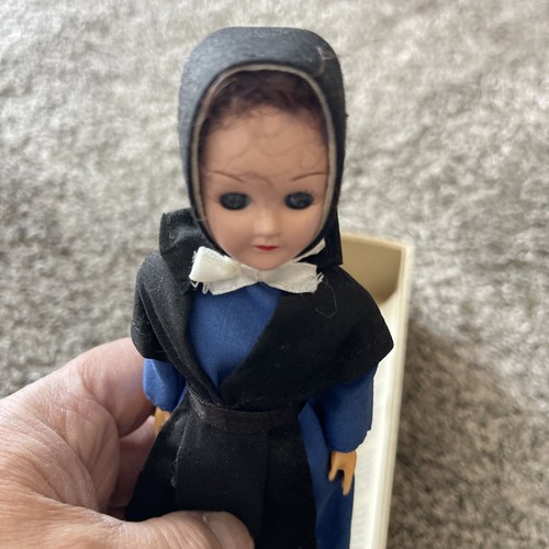 VTG. Hard Plastic Amish Doll / Amish Costume / Blue Dress/ Black Apron 7” - Picture 3 of 9