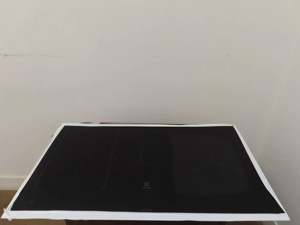 Electrolux ECCI3668AS 36 pulgadas placa de inducción con 5 elementos de inducción Foto 2 de 4