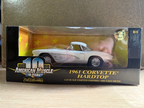 AMERICAN MUSCLE 1/18 1961 CORVETTE HARDTOP - WHITE - NEW IN BOX