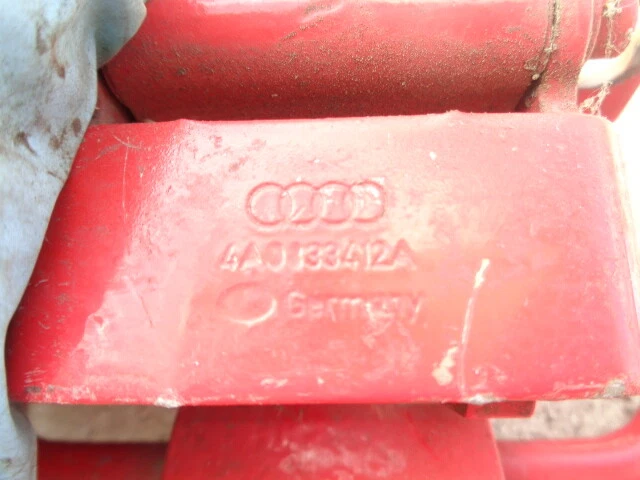 AUDI A4 1997 juego de bisagras de puerta trasera superior e inferior derecha lado del pasajero - rojo OEM Foto 3 de 3