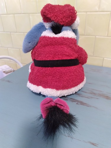 Disney Store exklusiv Eeyore Santas kleiner Helfer Weihnachten Plüschtier Kind gebraucht, in einwandfreiem Zustand - Bild 4 von 7