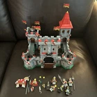 LEGO 7946 King's Castle, 99.9% complete, without manual. READ