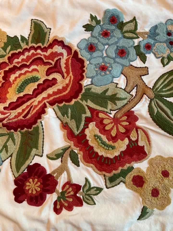 Lot Set of 2 Pottery Barn Embroidered Floral Pillow Covers 18"x18", beautiful! - Image 2 of 4