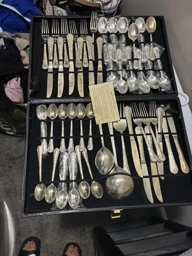 Vintage Wm Rogers Silverplate Flatware Set Floral Pattern w/ Case 50+ Pieces