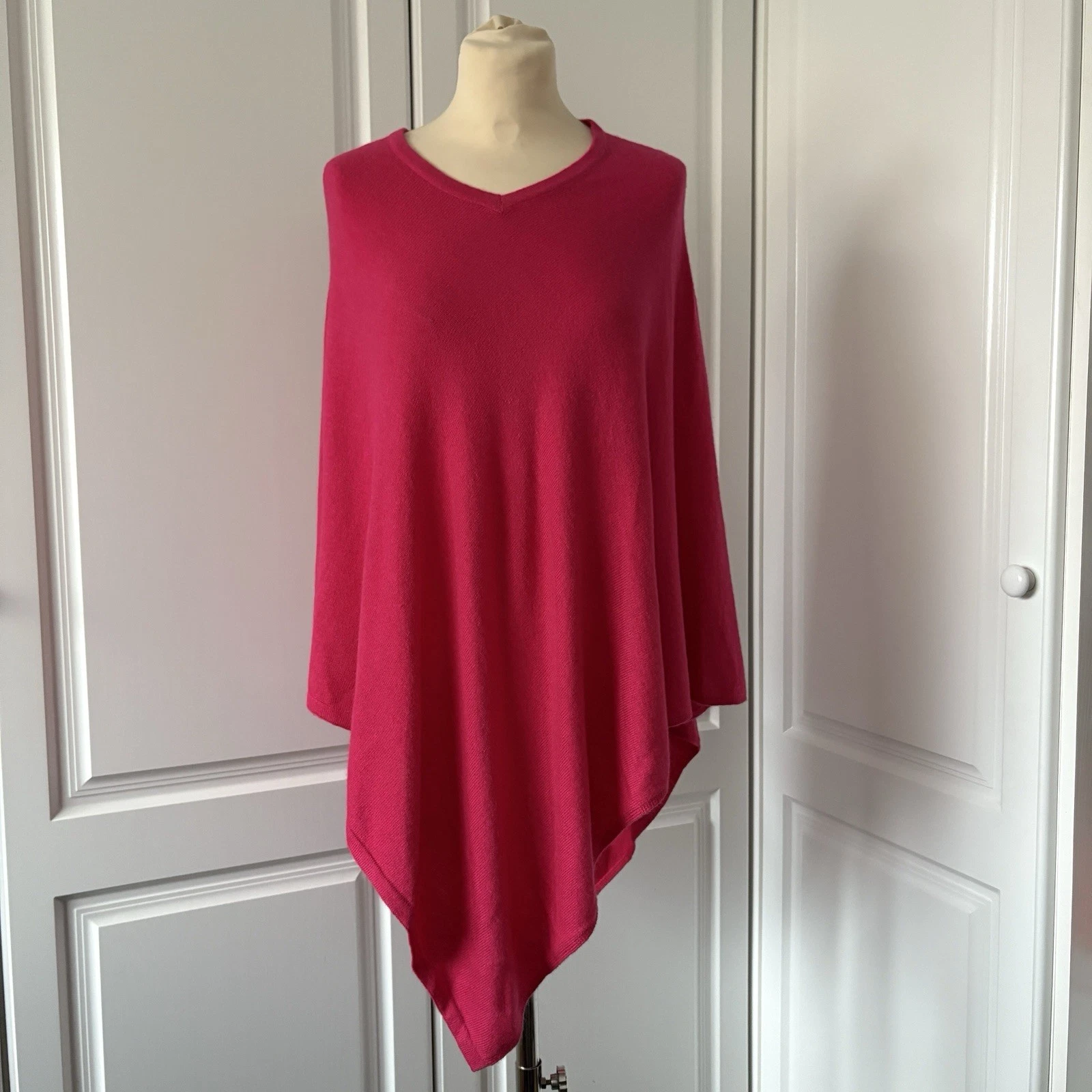 Made in Nepal One Size Shocking Pink Exclusive Cashmere Poncho Pullover Jumper