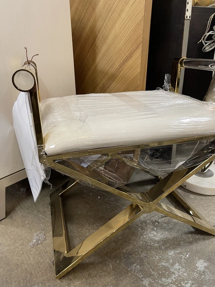 Caracole Merrit 金色抛光黄铜铁丙烯酸臂亚麻靠垫 — 第 3/4 张图片