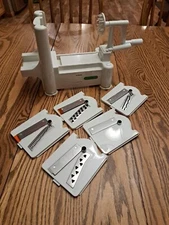 Spiralizer Hand Crank Vegetable Slicer