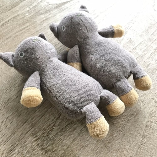 Cute! Pair of Plush Cats Sachets Shoe Fresheners by Mignon for Cat Lovers